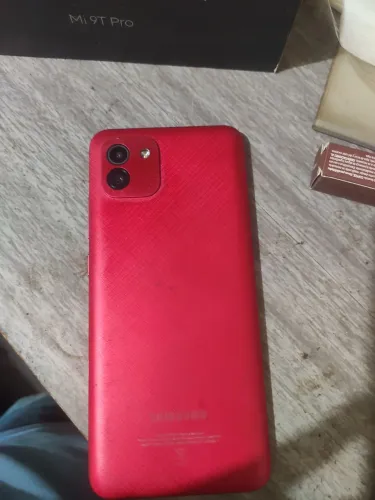 Celular meio velhinho mas q da conta de muita coisa A03 só trocar a película e a bateria