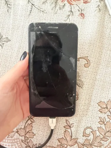 Celular quebrado