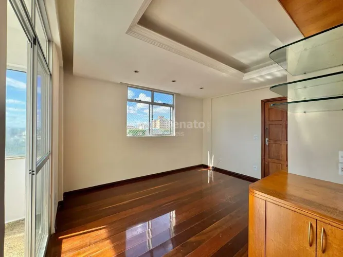Apartamento à venda no bairro Sagrada Família