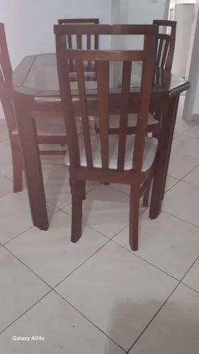 Mesa com 6 cadeiras - 0,93 x 1,53 m