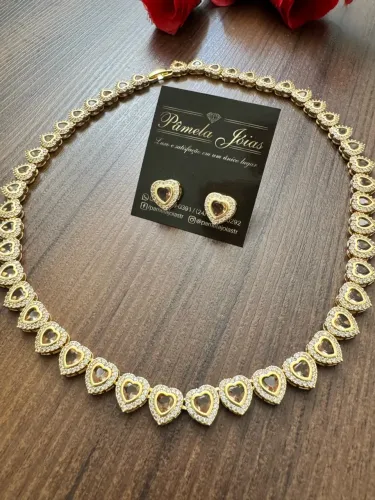 Colar luxo Semijoia no banho de ouro com pedras!