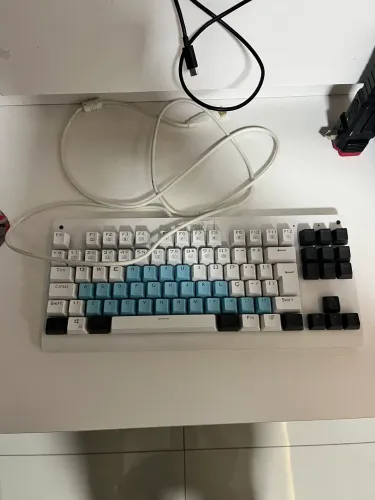 Teclado Gamer Redragon Dark Avenger + Mouse  Delux M700 + mousepad