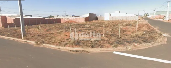 Terreno disponível para locação no bairro Minas Gerais em Uberlândia-MG