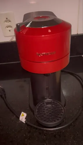 Cafeteira Espresso Nespresso Vertuo Next Vermelho Cereja