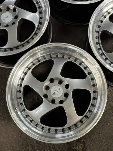 Rodas exclusivas aro 17 tala 8 furacão 4x100 4x114