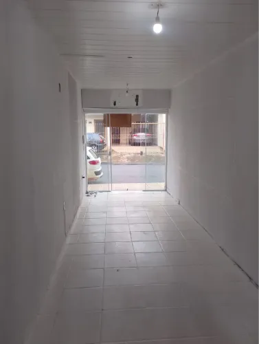 Loja comercial próximo a Avenida Bernardo Sayão