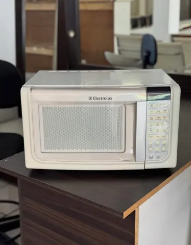 MICROONDAS BRANCO 127 VOLTS ELECTROLUX - ENTREGAMOS