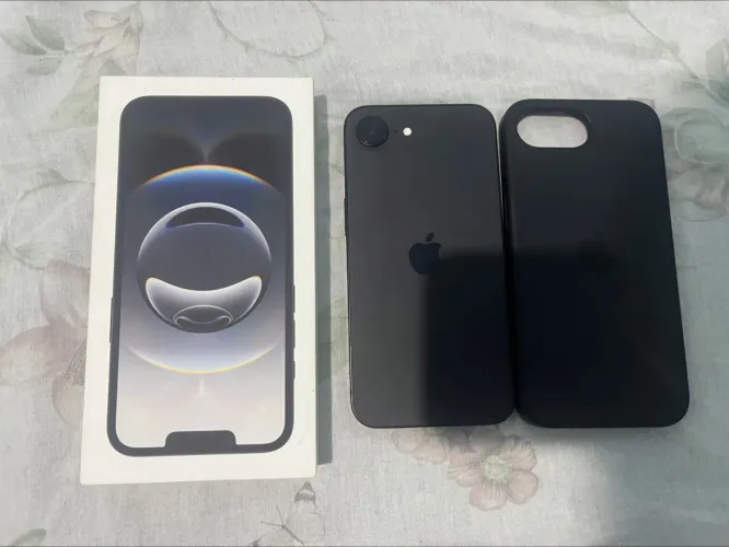 iPhone 16e em perfeito estado