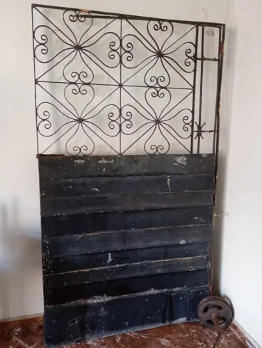 Portão de ferro 1,19 por 80 de largura