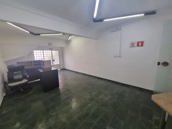 Casa comercial para venda em Mirandópolis, 241m²