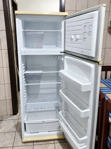 Vendo geladeira CCE funcionando perfeitamente