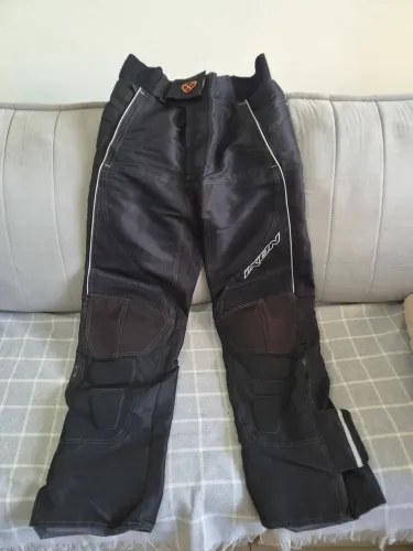 Calça feminina moto Ixon usada