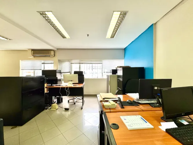SALA COMERCIAL à Venda na Zona Sul, ideal para Consultórios ou Escritórios!