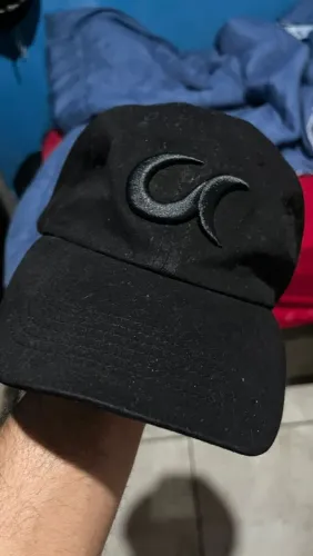 Boné novo