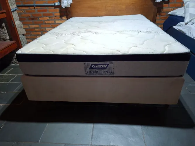 Cama box Casal em perfeito estado