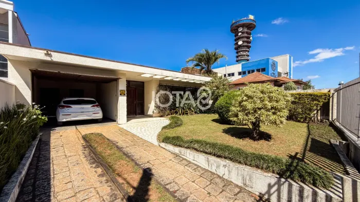 CASA RESIDENCIAL/COMERCIAL NAS MERCÊS PRÓXIMA A TORRE PANORÂMICA Casa Residencial/comercia