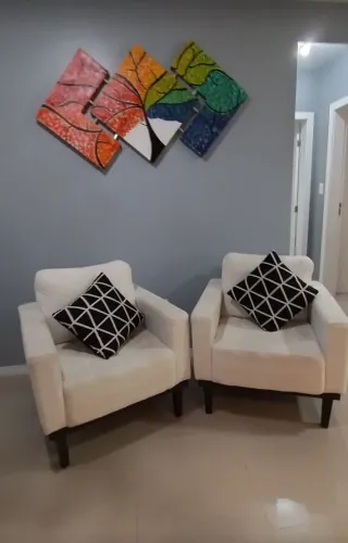 Vendo duas Poltronas tecido linho