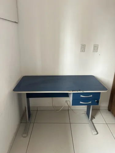 Mesa escritório azul