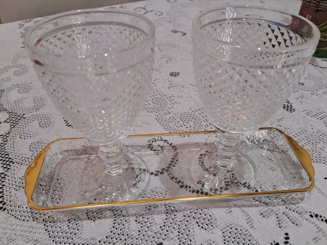 Vendo esse conjunto de taça e bandeija