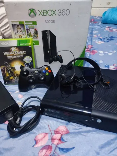 Xbox 360 completo na caixa +1 jogo