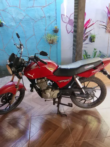 Vendo moto Titan 150 2008 Es.<br>Documento em dias só no jeito tranferir, 8700 reais.