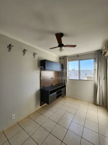Loteamento Clube V apartamento de 3º andar com 2 dormitórios
