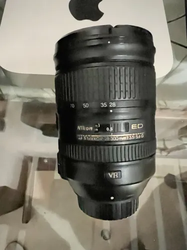Lente NIKON 28x300 VR