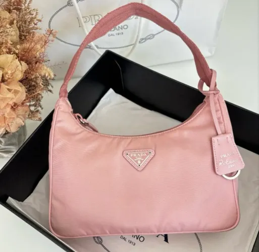 Bolsa PRADA mini Re-Edition 2000 em Re-Nylon