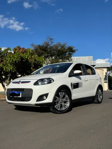 Fiat Palio Sporting 1.6 Flex 16V 5P 2014
