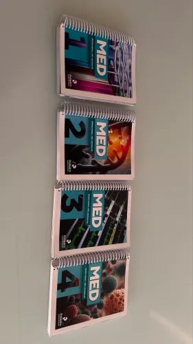 MATERIAL DE LIVROS POLIEDRO MEDICINA 1,2,3,4 + APOSTILA MED 1,2,3 + LIVROS ÚNICOS MED