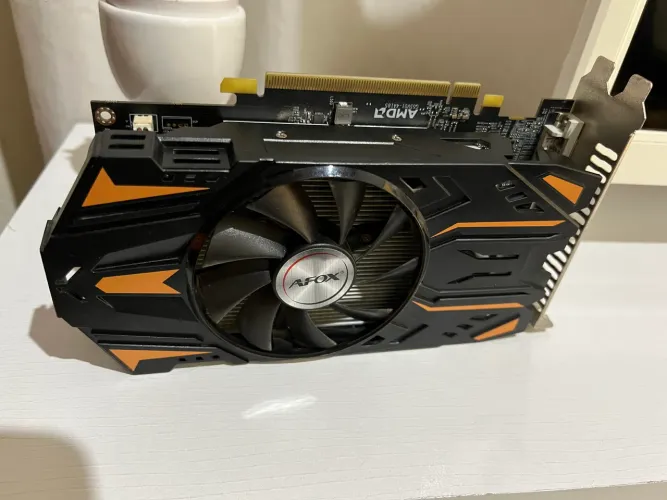 Placa de vídeo RX550 2gb
