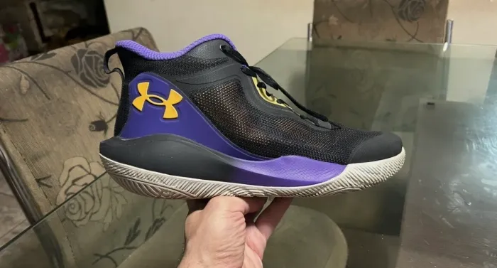 Tênis basquete under armour tamanho 48