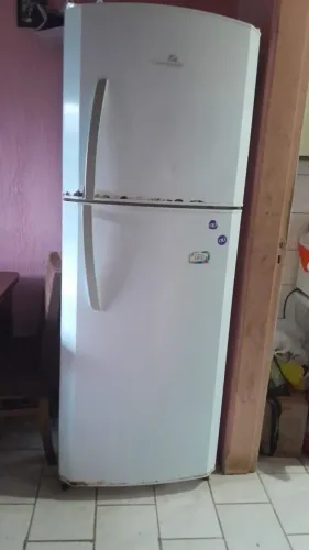 Vende-se geladeira e forno elétrico