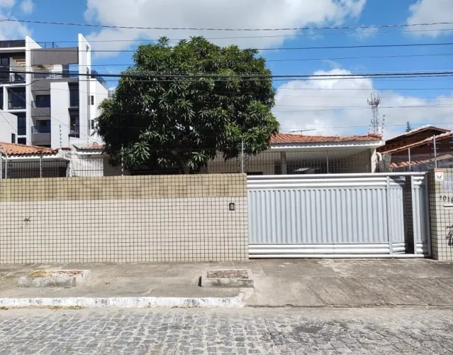 Casa com 5 dormitórios à venda, 360 m² por R$ 1.500.000,00 - Bessa - João Pessoa/PB