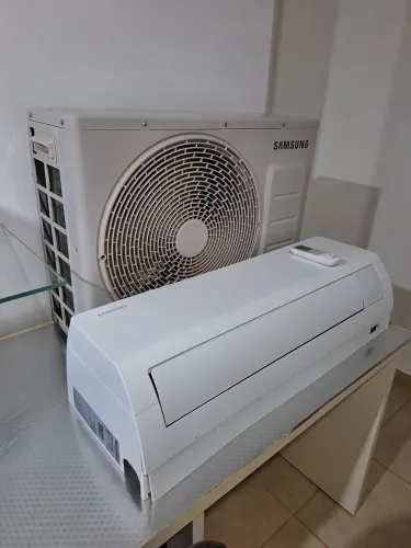 Vendo Ar-condicionado Split Samsung Inverter Ai Pro 9.000 Btu (220v)