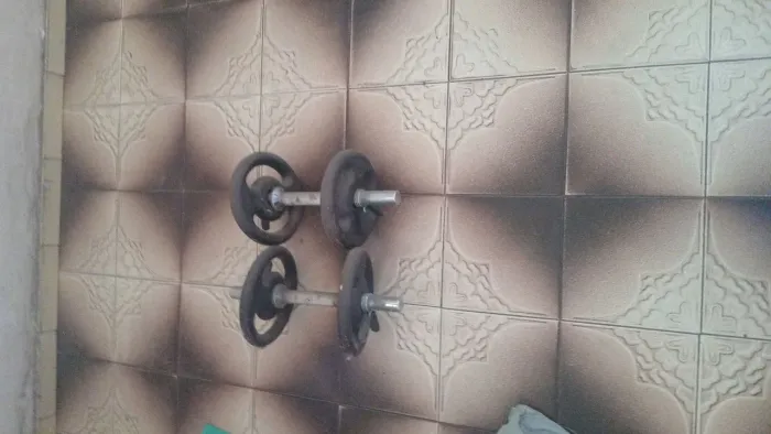 Vendo 02 hateres c 04 anilhas de 3kg