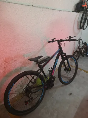Bicileta com menos de 6 meses de Uso (Perfeito Estado)