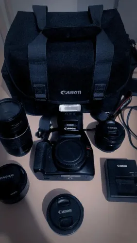 Câmera DSLR CANON EOS Rebel T6 + 4 Lentes + Flash + bolsa transporte + tripé 