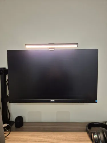 Monitor 24 Philips bem conservado