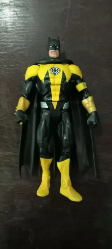 DC Universe - Batman Lanterna Amarelo