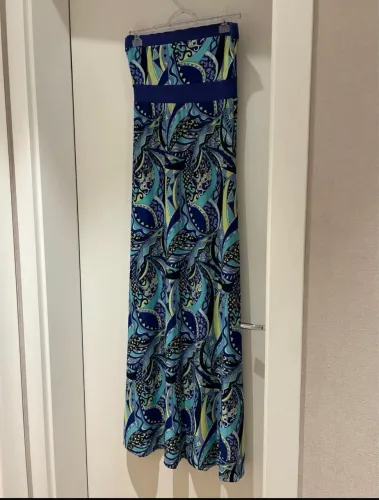 Vestido estampado 95% poliester tomara que caia. Tamamho M., malha fria.