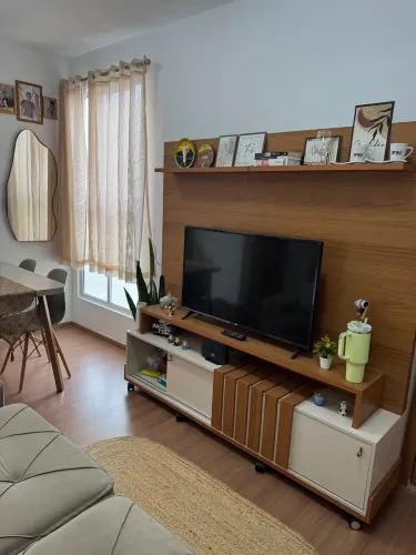 ALUGO QUARTO SEM MOBÍLIA