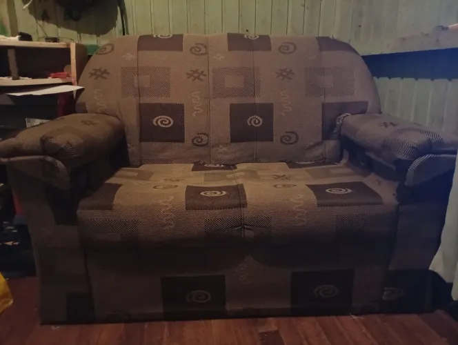 Vende-se sofa 2 lugares tamanho medio