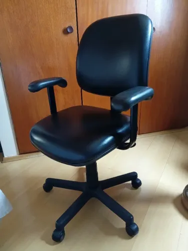 CADEIRA ESCRITÓRIO ALBERFLEX NOVINHA NO PRECINHO