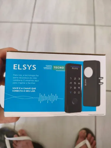 Vendo fechadura digital de sobrepor, wi-fi e com biometria, lacrada, nunca usada!!!!