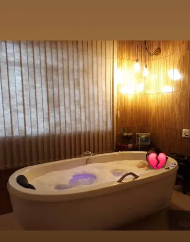Vende_se banheira dupla   com cromoterapia e hidromassagem  semi nova 