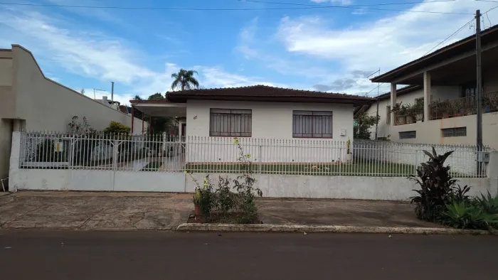 Vende-se casa em Guaraniaçu