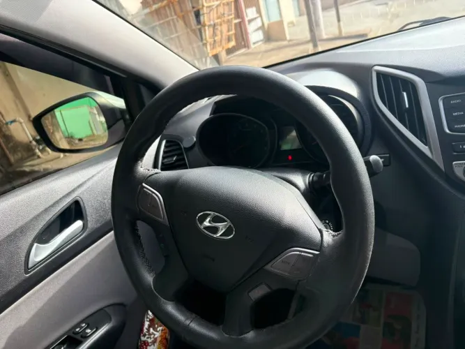 Hyundai HB20S C.style/c.plus1.6 Flex 16V Aut. 4P 2017
