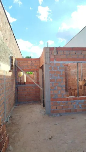 Pedreiro e carpinteiro profissional e tou disponível 