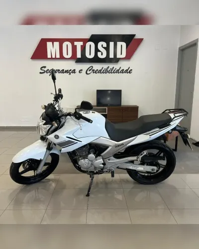 YAMAHA YS 250 FAZER BRANCO 2014